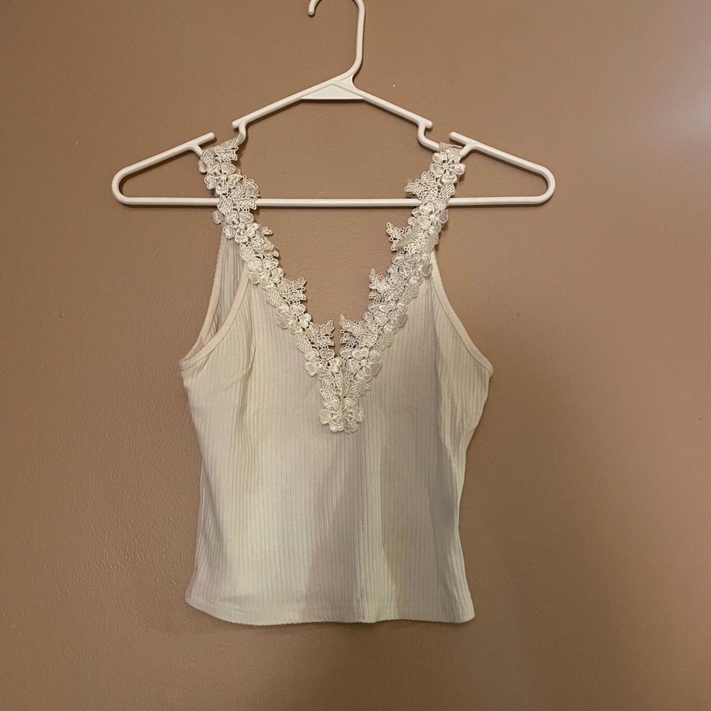 LF NWOT Lace ribbed Emma and Sam tank